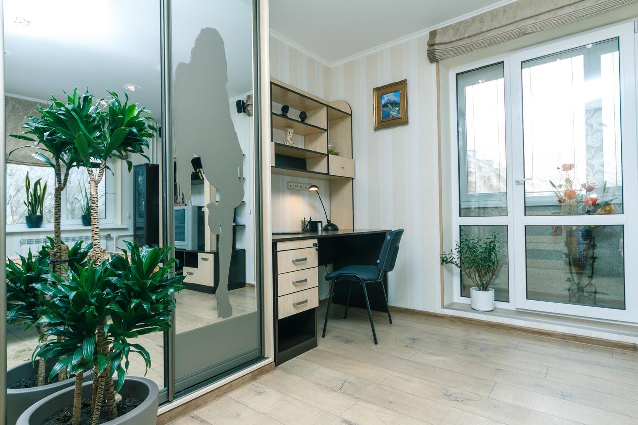 Apartment On Sevastopolska Square Kiew Exterior foto